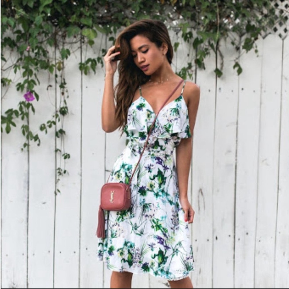 Amour Vert Barrett Wrap Dress in Tropical 100% Silk Size M